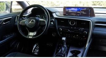 Lexus RX300 F SPORT аренда Lexus RX300 F SPORT салон